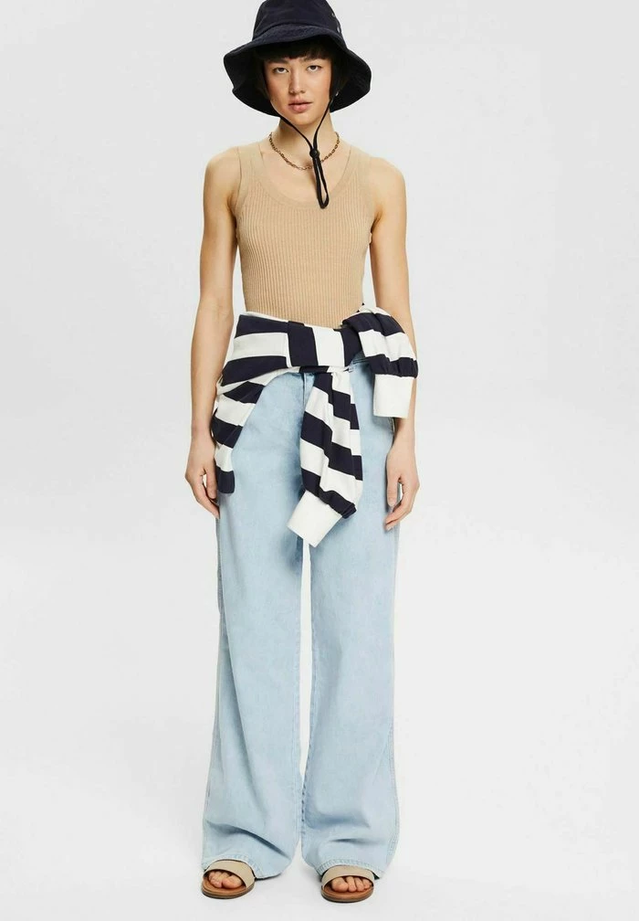 Edc By Esprit Relaxed Fit Jeans - Blue Light Washed 2 Edc By Esprit Relaxed Fit Jeans - Blue Light Washed - Image 2