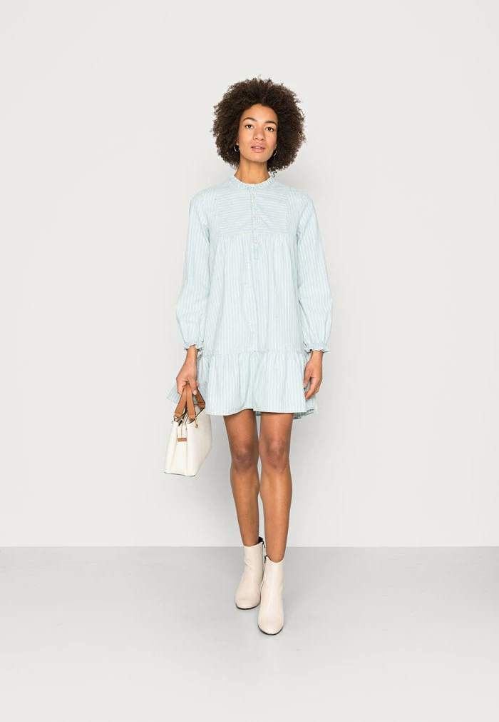 Edc By Esprit INDIGO - Day Dress - Blue Light Wash 2 Edc By Esprit INDIGO - Day Dress - Blue Light Wash - Image 2