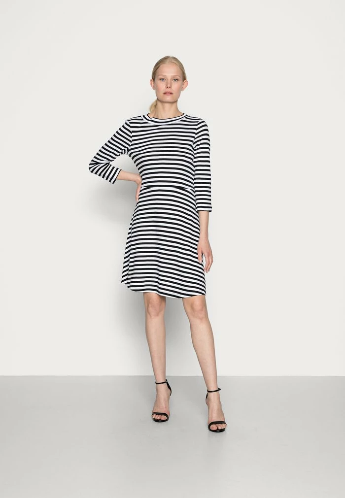 Edc By Esprit FIT AND FLARE DRESS - Jersey Dress - Black 1 Edc By Esprit FIT AND FLARE DRESS - Jersey Dress - Black