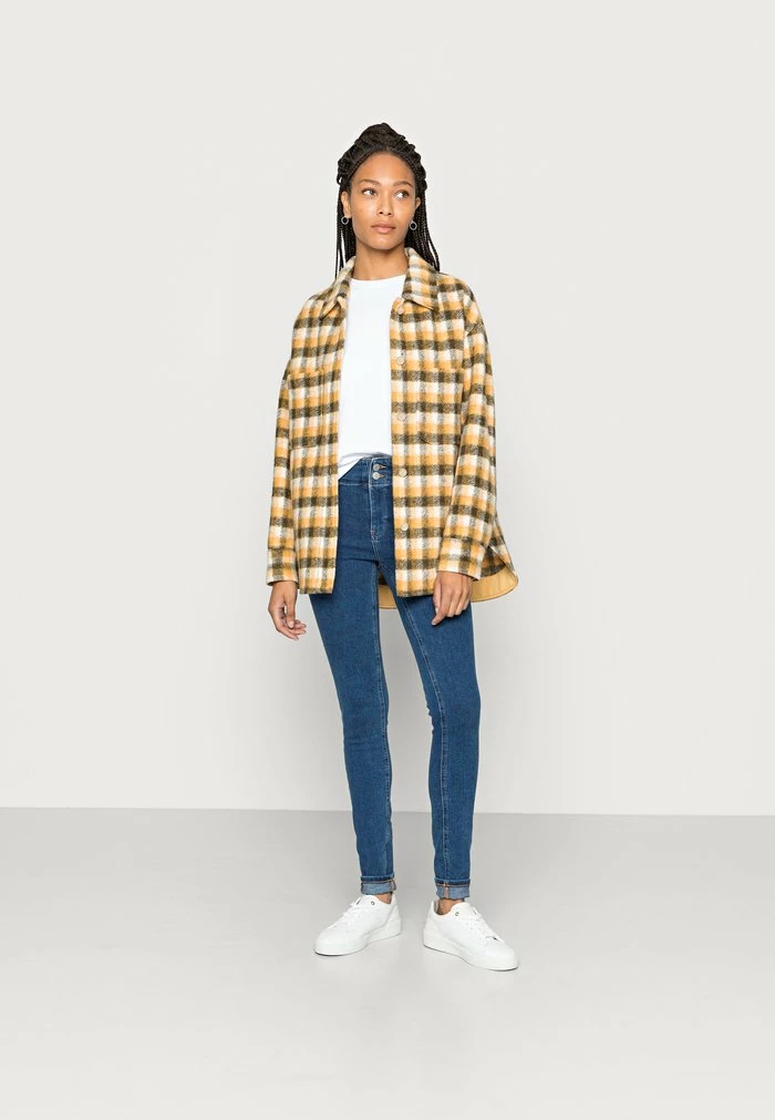 Edc By Esprit Basic T-shirt - White 2 Edc By Esprit Basic T-shirt - White - Image 2