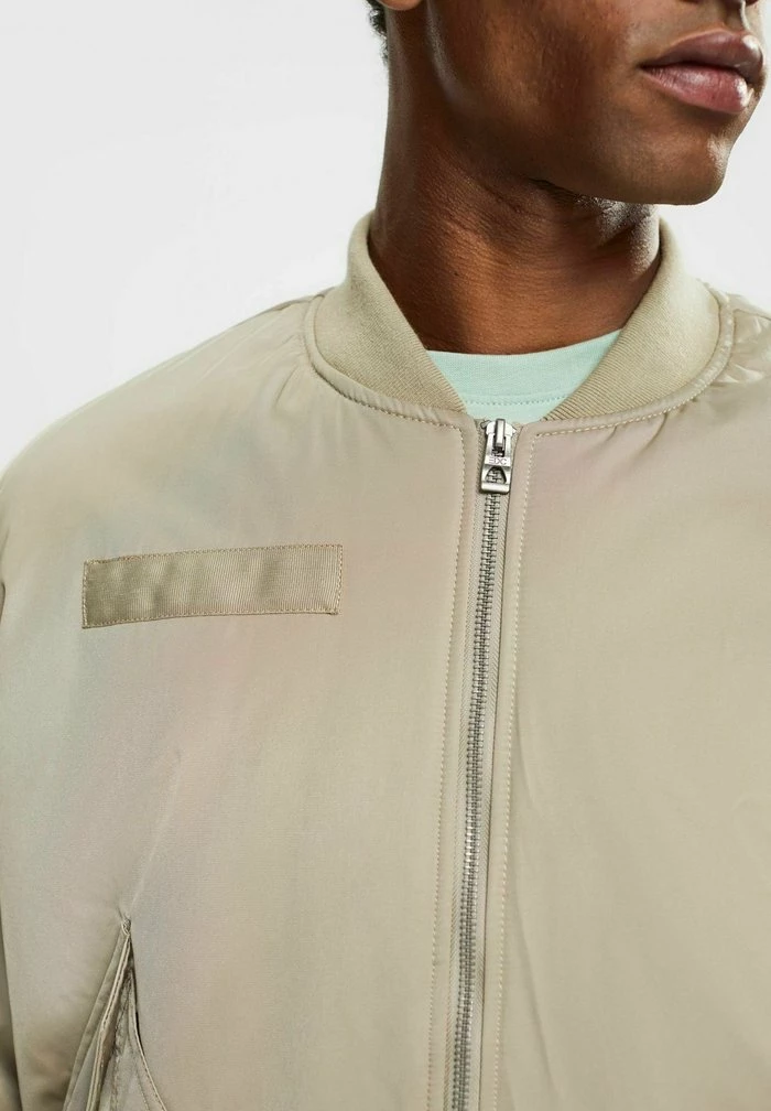 Edc By Esprit RECYCELT: MIT GROSSEN TASCHEN - Bomber Jacket - Pale Khaki 4 Edc By Esprit RECYCELT: MIT GROSSEN TASCHEN - Bomber Jacket - Pale Khaki - Image 4