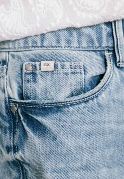 Edc By Esprit COO MOM FIT - Slim Fit Jeans - Blue Light Wash 9 Edc By Esprit COO MOM FIT - Slim Fit Jeans - Blue Light Wash -edc by Esprit Shop 55570bcc8b3e487e962ddba9fd3b16de