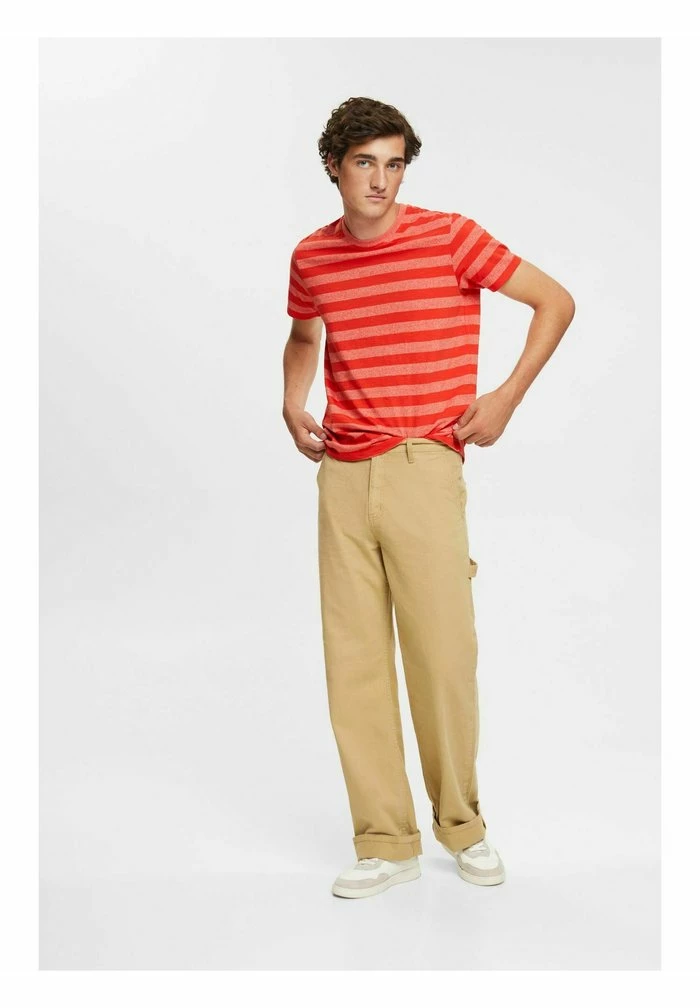 Edc By Esprit REGULAR FIT - Print T-shirt - Red 2 Edc By Esprit REGULAR FIT - Print T-shirt - Red - Image 2