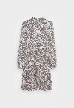 Edc By Esprit CREPE - Jersey Dress - Dusty Nude 8 Edc By Esprit CREPE - Jersey Dress - Dusty Nude -edc by Esprit Shop 6e18be3b4da048779f02e924336a56dd