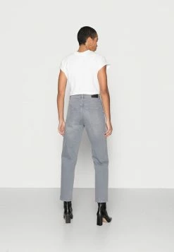 Edc By Esprit BARRELL - Straight Leg Jeans - Grey Medium Wash -edc by Esprit Shop 708eef4a3b214720a1eab766f9cde1ce