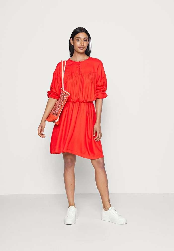 Edc By Esprit GATHERED - Day Dress - Orange Red 2 Edc By Esprit GATHERED - Day Dress - Orange Red - Image 2