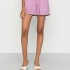 Edc By Esprit ARTICLE - Shorts - Lilac