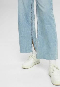 Edc By Esprit WIDE - Relaxed Fit Jeans - Blue Light Wash -edc by Esprit Shop a2283892f428487ab9c962bde08a73f2