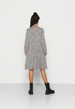 Edc By Esprit CREPE - Jersey Dress - Dusty Nude 7 Edc By Esprit CREPE - Jersey Dress - Dusty Nude -edc by Esprit Shop b1e83da0d62b4d218e0c36987117d9a9