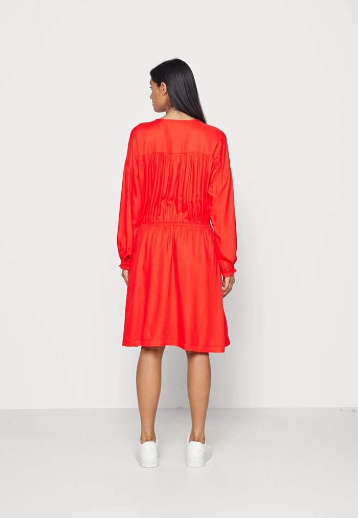 Edc By Esprit GATHERED - Day Dress - Orange Red 3 Edc By Esprit GATHERED - Day Dress - Orange Red - Image 3