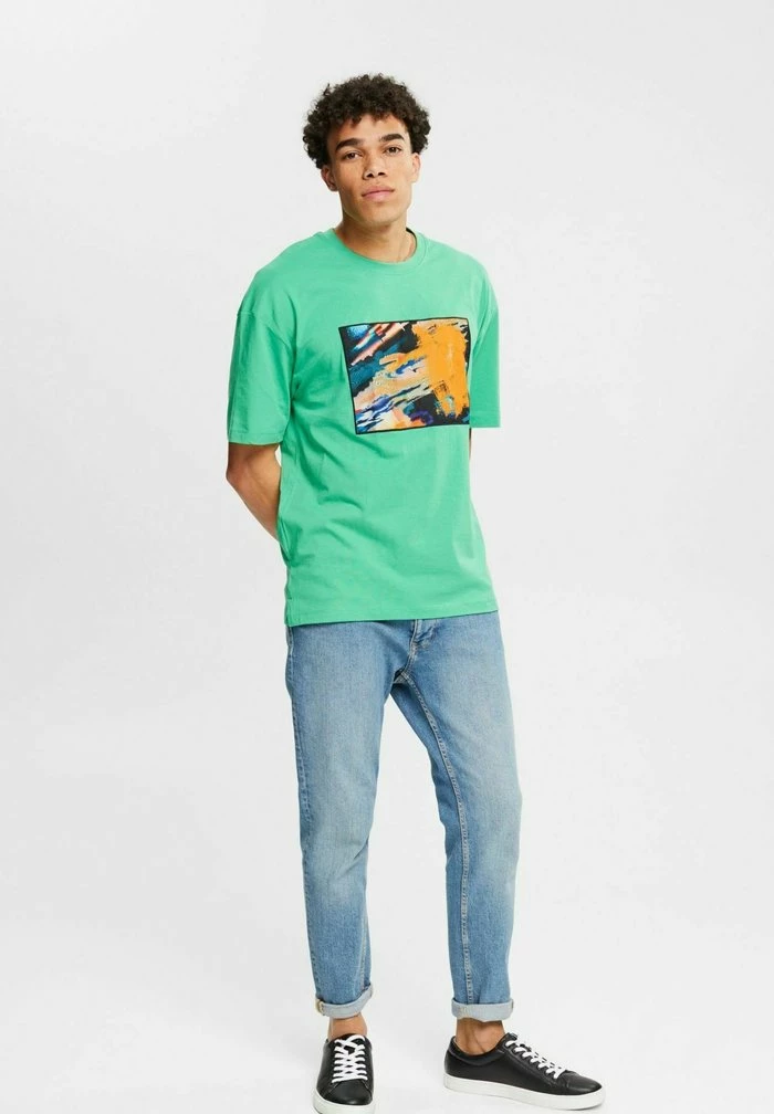 Edc By Esprit MIT GROSSEM AUFNÄHER - Print T-shirt - Green 2 Edc By Esprit MIT GROSSEM AUFNÄHER - Print T-shirt - Green - Image 2