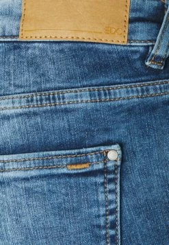 Edc By Esprit CAPRI - Denim Shorts - Blue Denim -edc by Esprit Shop d3a8f404df334f0f9c454e60c73e4579