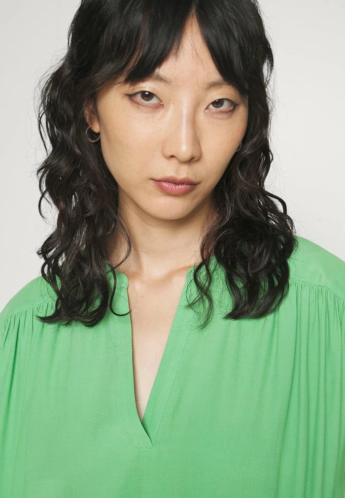 Edc By Esprit SLUB V NECK - Basic T-shirt - Green 4 Edc By Esprit SLUB V NECK - Basic T-shirt - Green - Image 4