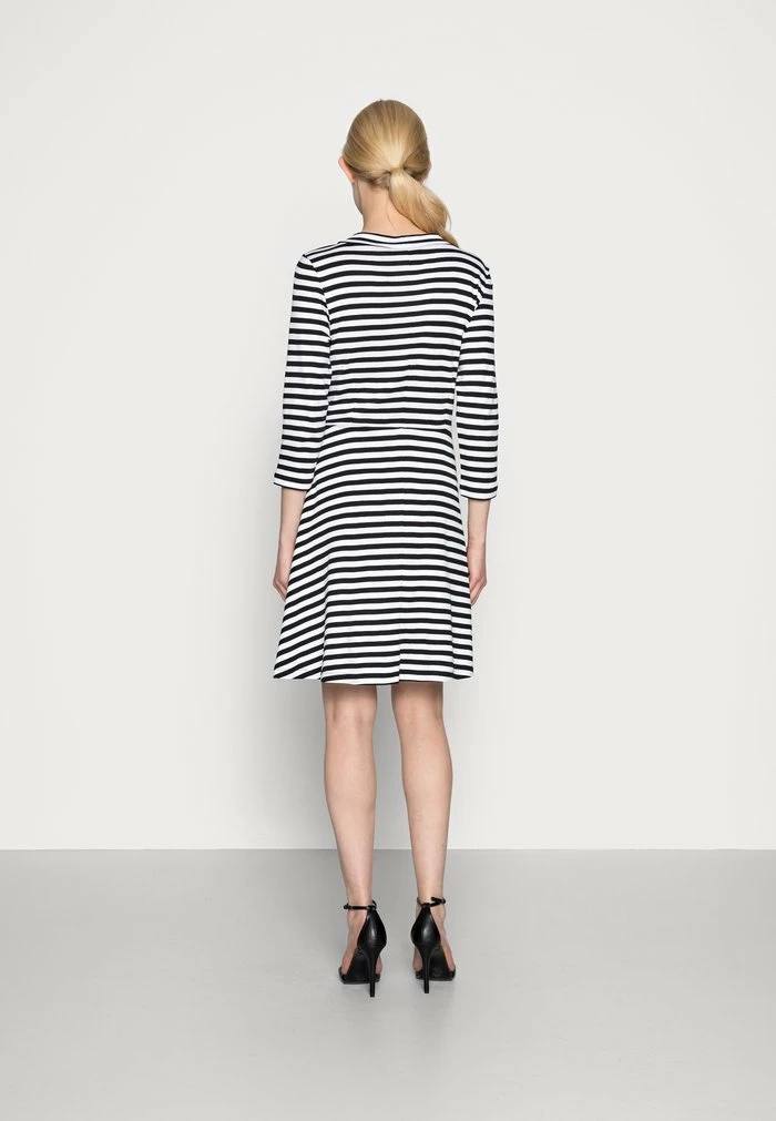 Edc By Esprit FIT AND FLARE DRESS - Jersey Dress - Black 3 Edc By Esprit FIT AND FLARE DRESS - Jersey Dress - Black - Image 3