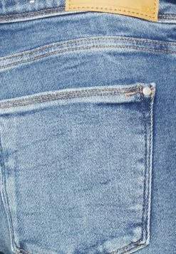 Edc By Esprit LOW RISE - Jeans Skinny Fit - Blue Medium Wash -edc by Esprit Shop f9241a29278847f49f272b961cadfb2d